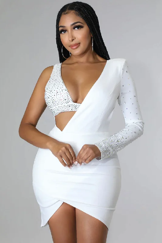 Asymmetrical Crystal Bra Long Sleeve Cutout Bodycon Party Mini Dress - White Cozy Women's Winter Asymmetrical Crystal Bra Long Sleeve Cutout Bodycon Party Mini Dress - White Cozy Women's Winter