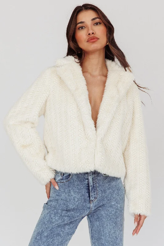 Savelle Notch Lapel Faux Fur Jacket Cream Athletic Women's High - 