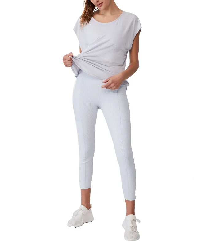 Womens Active Scoop Hem T-Shirt Scandinavian