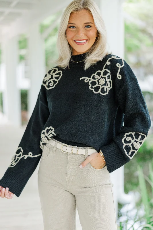 Keep You Close Black Floral Sweater garde